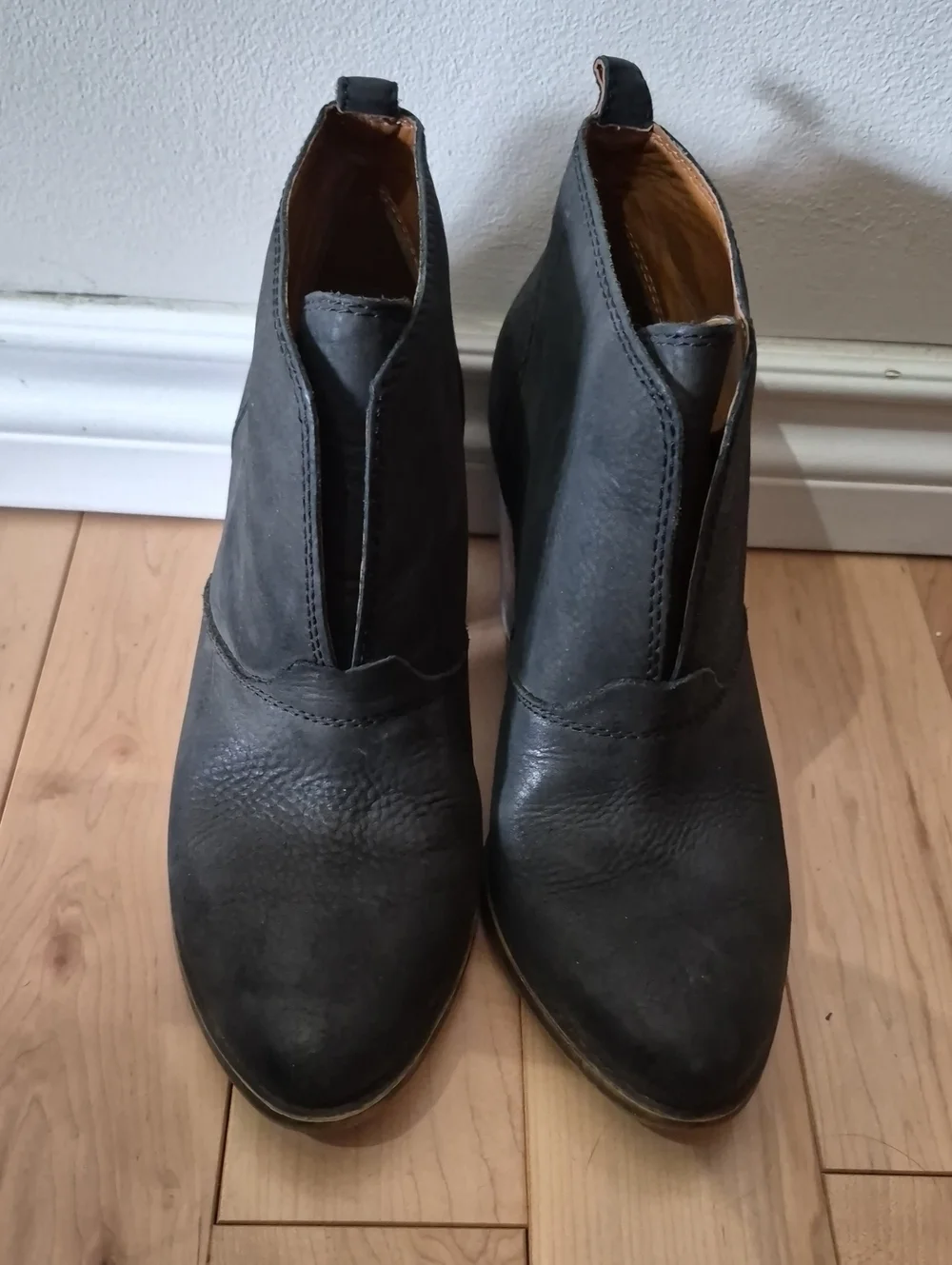 Lucky Brand Women's Size 9.5 Black Leather Ankle Booties with Stacked Heel - Picture 3 of 8